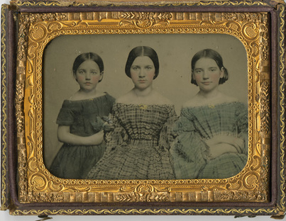 photo of Lizzie Alsop and her two sisters